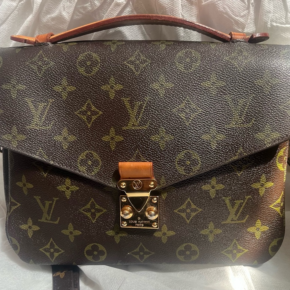 Louis Vuitton Pochette Metis